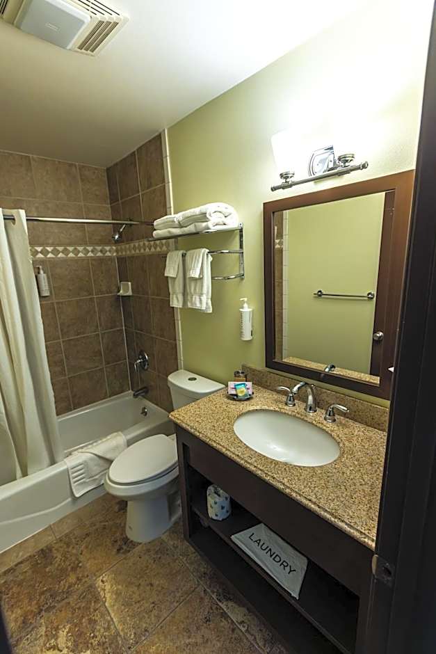 The Mammoth Creek Inn