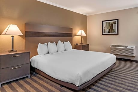 King Room with Bath Tub - Disability Access/Non-Smoking