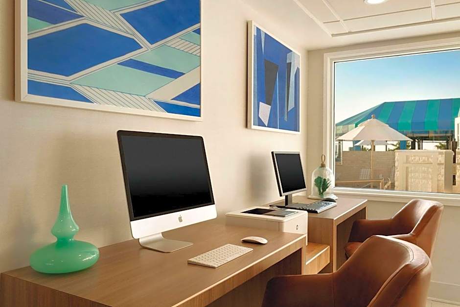 Surfbreak Oceanfront Hotel, Ascend Hotel Collection