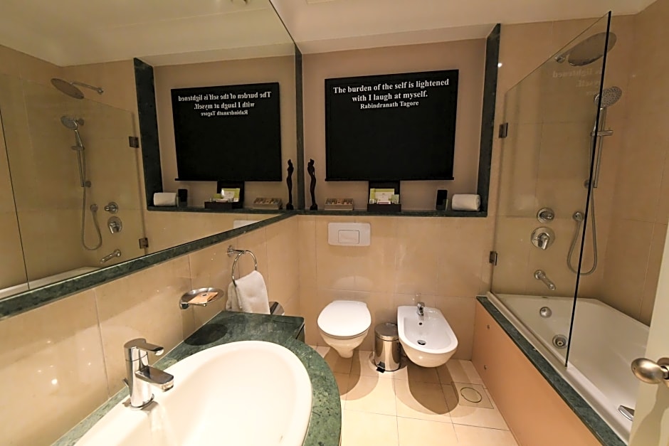 Le Bristol Hotel