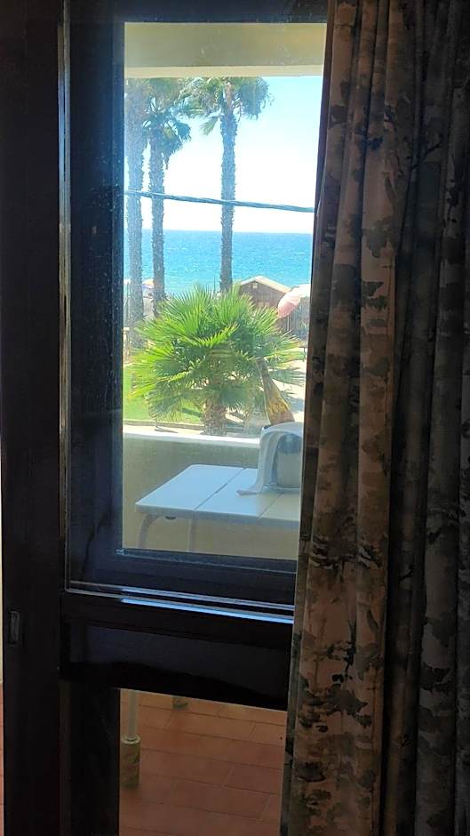 Aeromar Beach Hotel