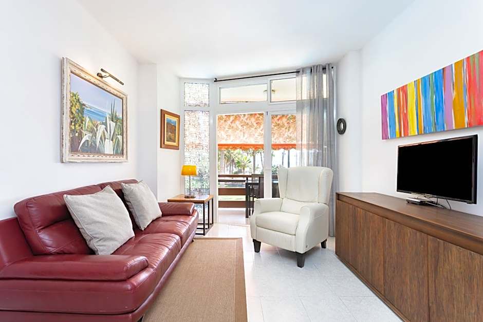 Seafront apartment just 200m from Las Vistas Beach