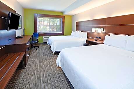 Standard Room with Two Queen Beds
