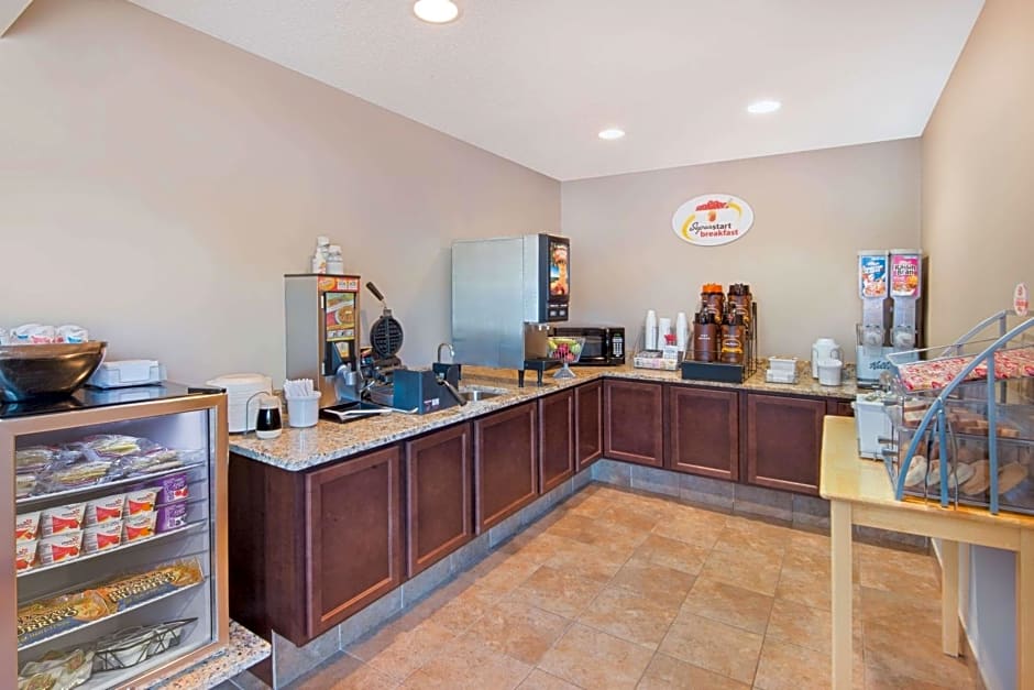 Super 8 by Wyndham Humboldt