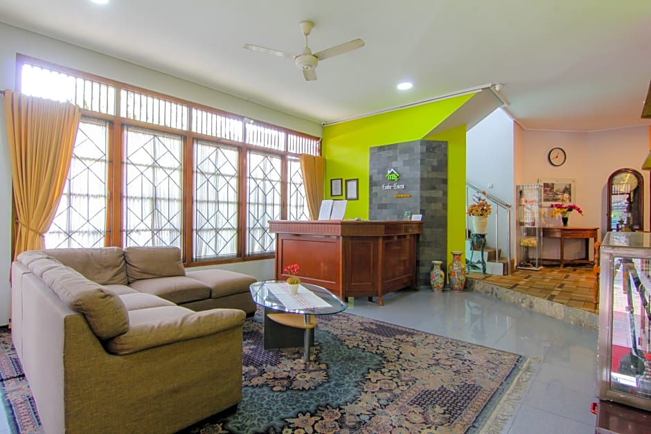 Embe Enem Homestay by ZUZU