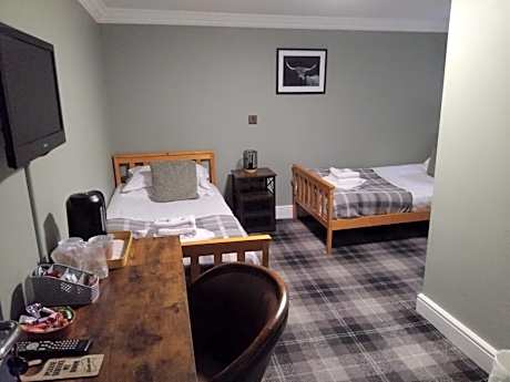 Twin Room with Shower