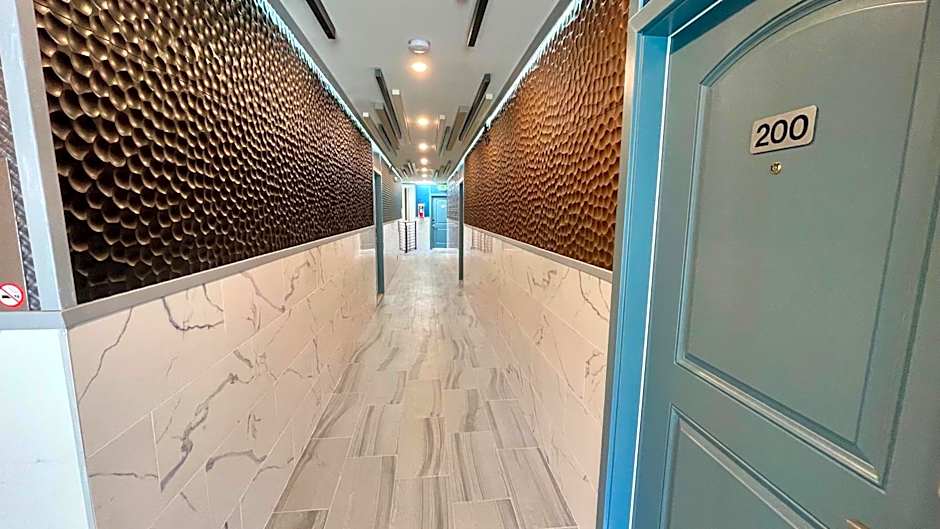 Quintessence ApartHotel
