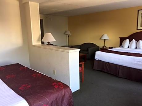 Business King Room with Two King Beds- Non-Smoking