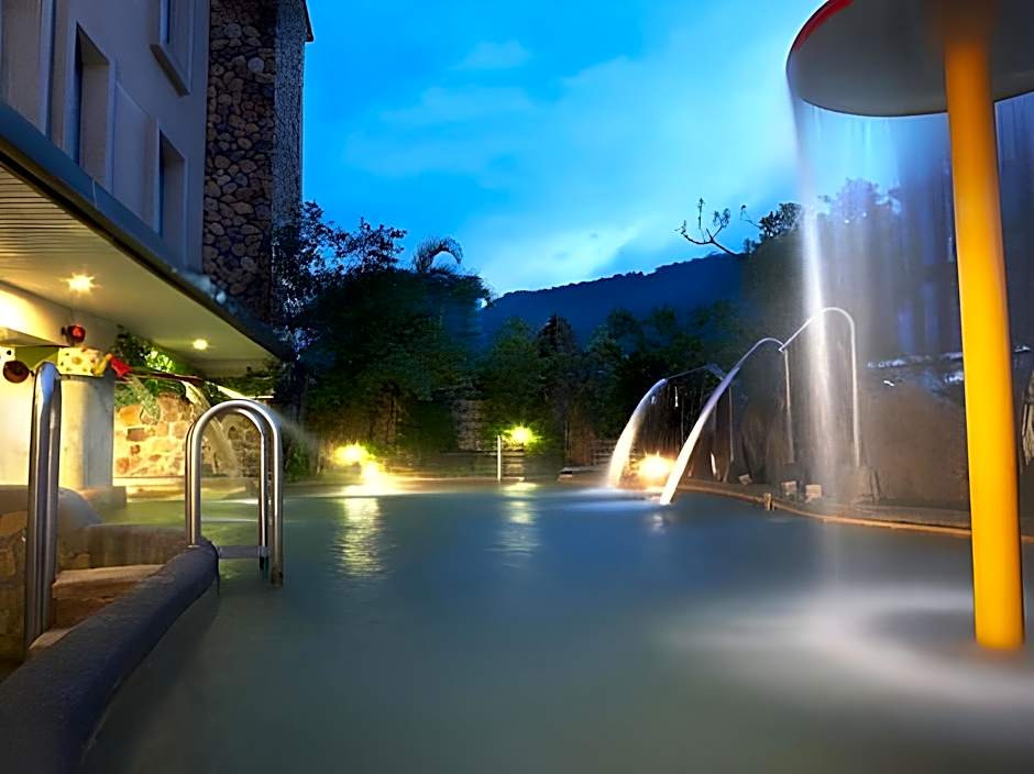 Hua Ge Hot Spring Hotel