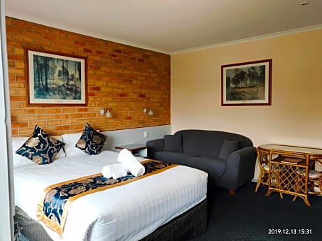 Luxury Studio with Spa Bath