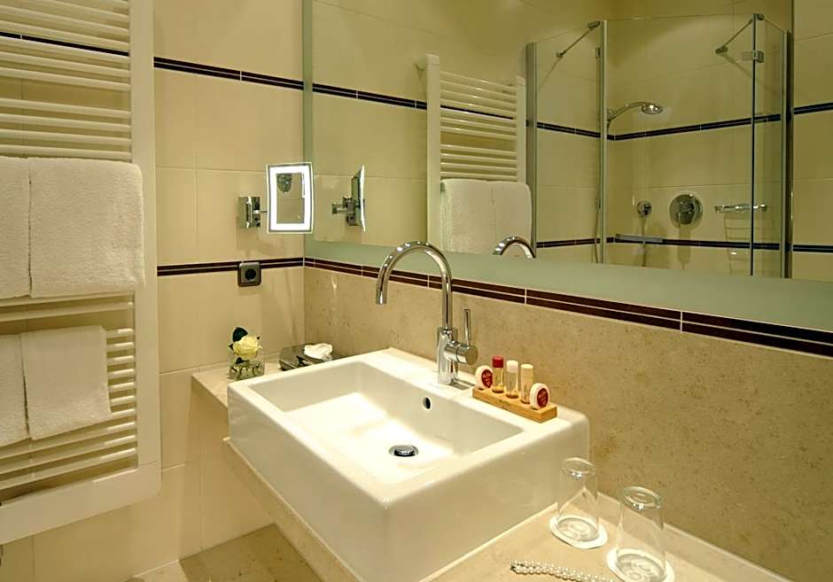 Hotel Torbraeu