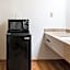 Studios and Suites 4 Less Emporia