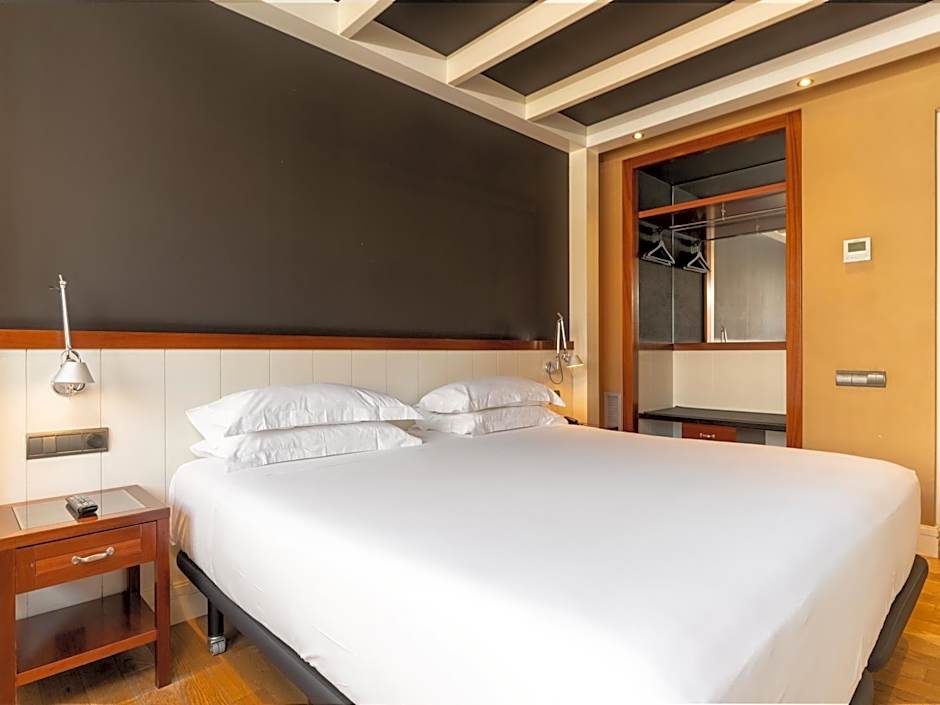 U232 Hotel