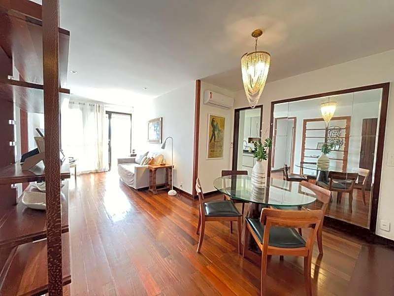 MS145. Excelente apartamento em andar alto no Arpoador!