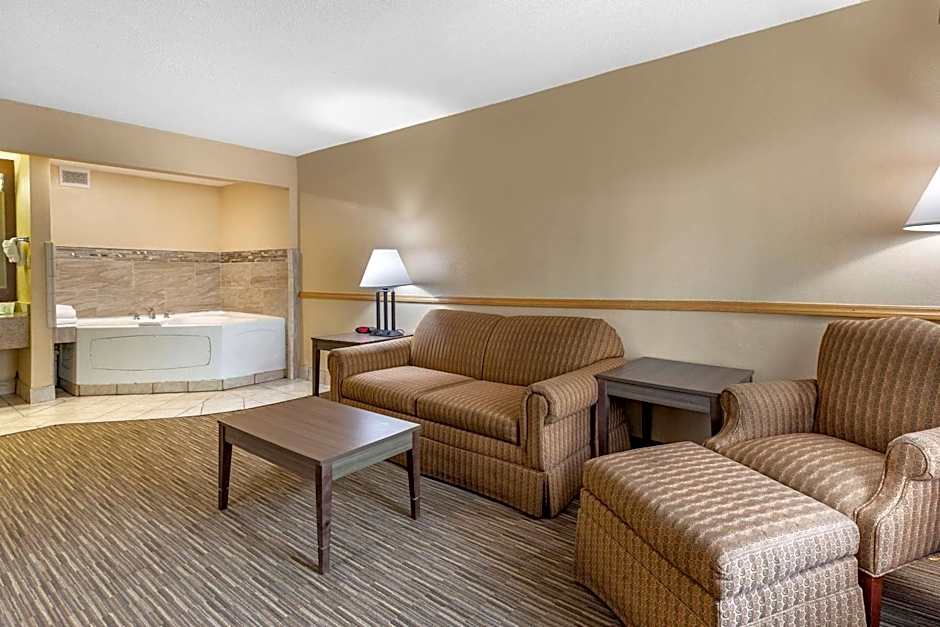 Quality Inn & Suites Hanes Mall