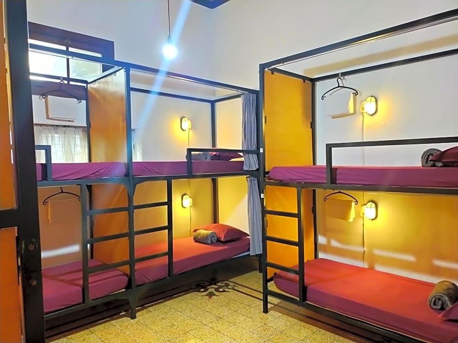 SEMERU HOSTEL MALANG