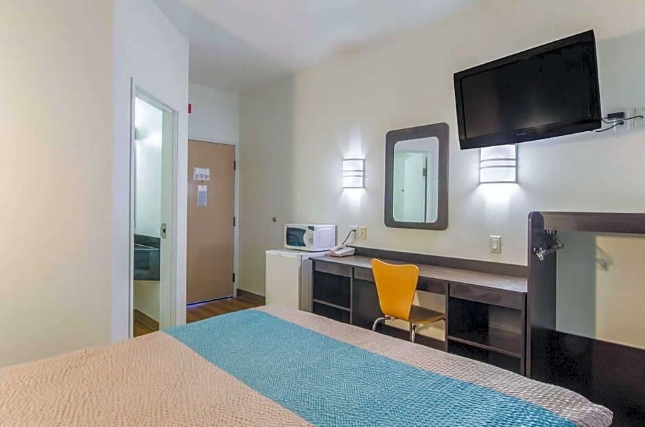 Motel 6-Wheatland, WY