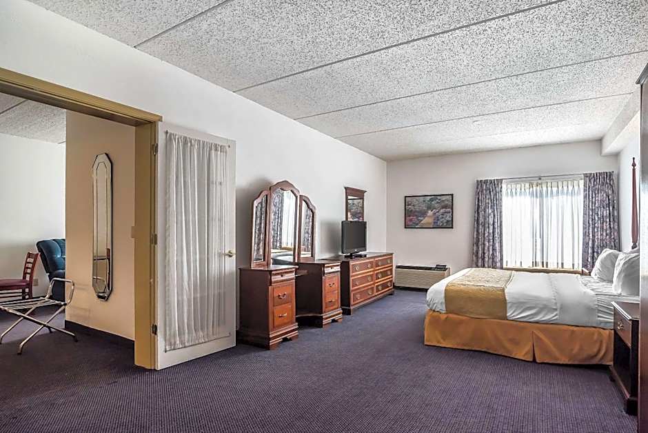Quality Inn & Suites Albany Airport