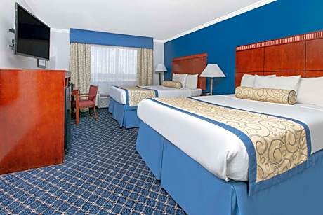 Queen Room with Two Queen Beds - Non-Smoking