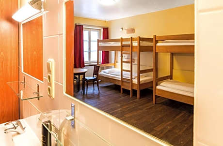 Quadruple Room with Private Bathroom