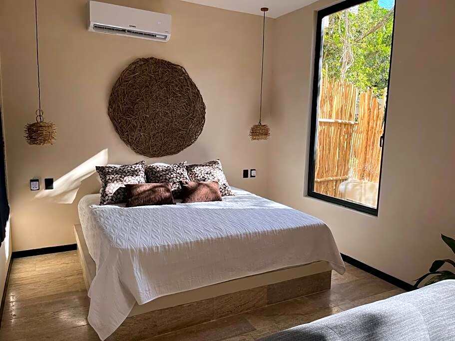 Studio w/Plunge Pool & Kitchen