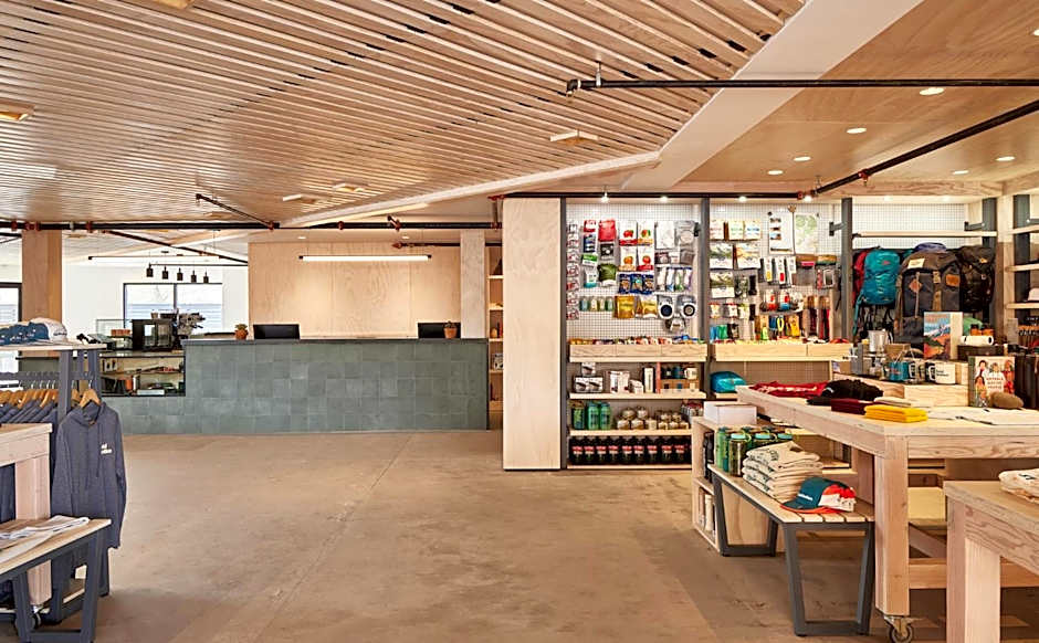 Slackline Moab, Outset Collection by Hilton