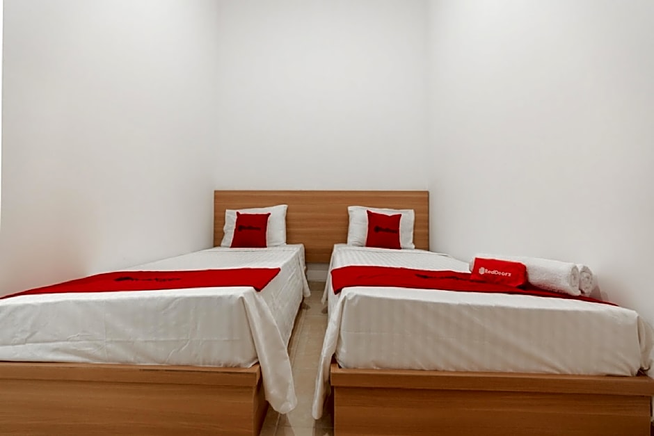 RedDoorz @ Graha Cemerlang Maros