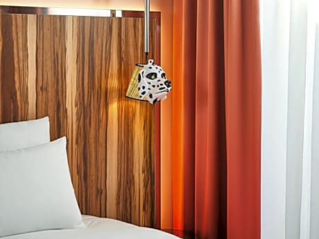 Medium Mama Twin Room