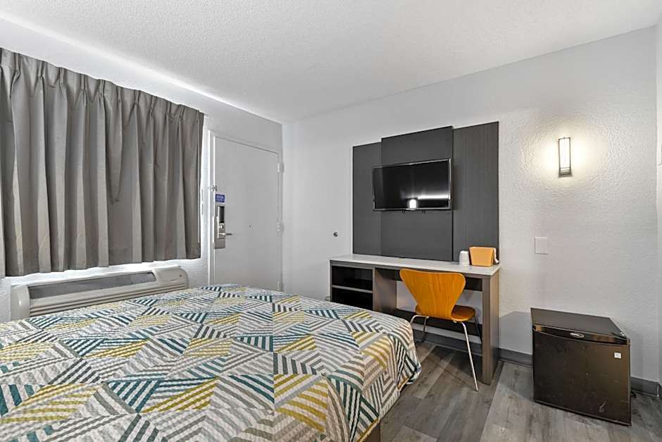 Motel 6-San Diego, CA - North