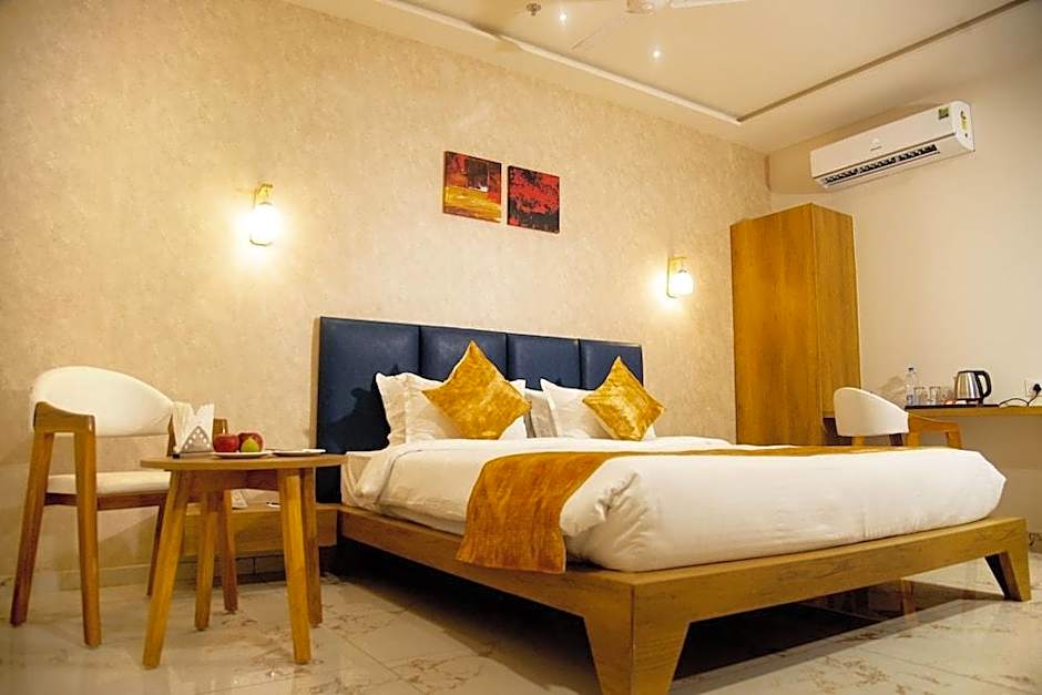 CLICK HOTEL TULSI