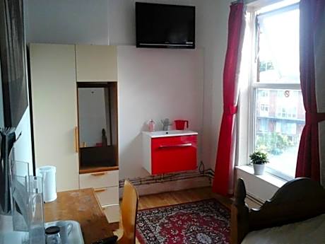 Single Room with Shared Bathroom