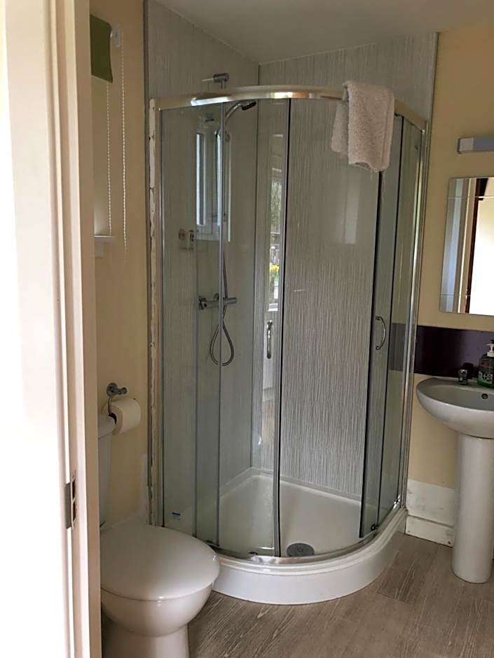 1 Lochness Rooms&Hostel