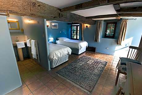 Twin Room with Pool View