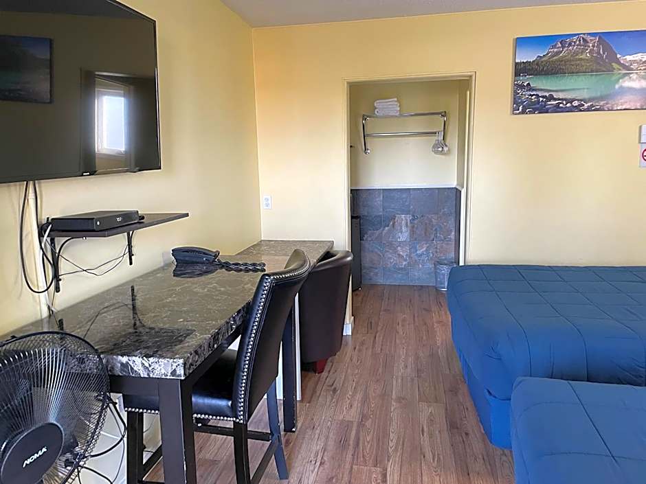 Port-O-Call Inn