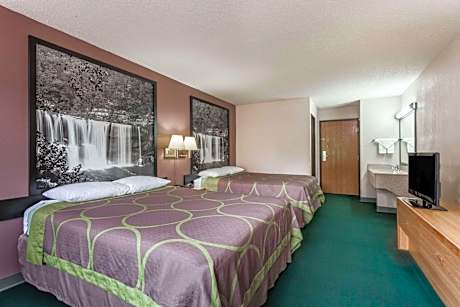 Queen Room with Two Queen Beds - Smoking