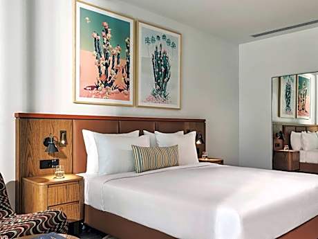 Standard Room with King Bed