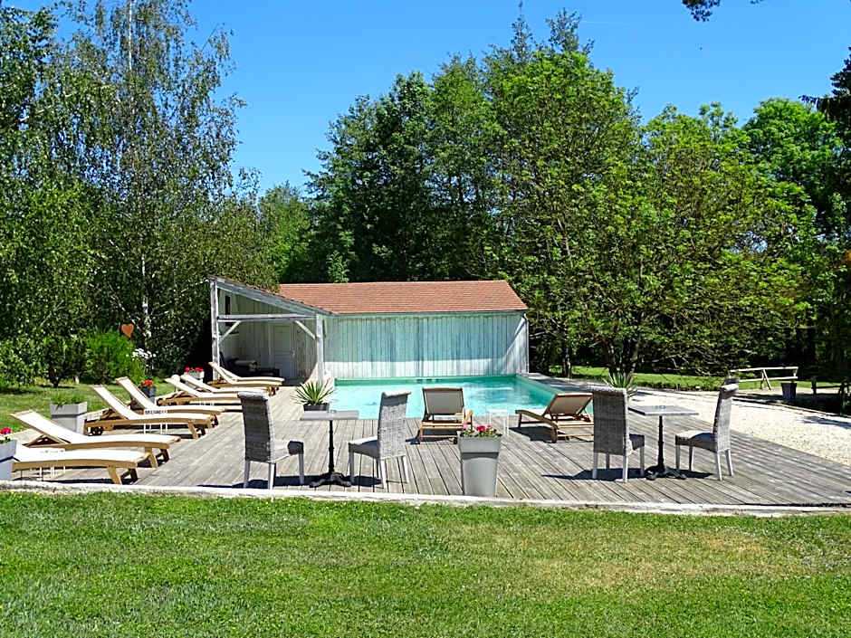 CHARME AU FIL DE L'EAU