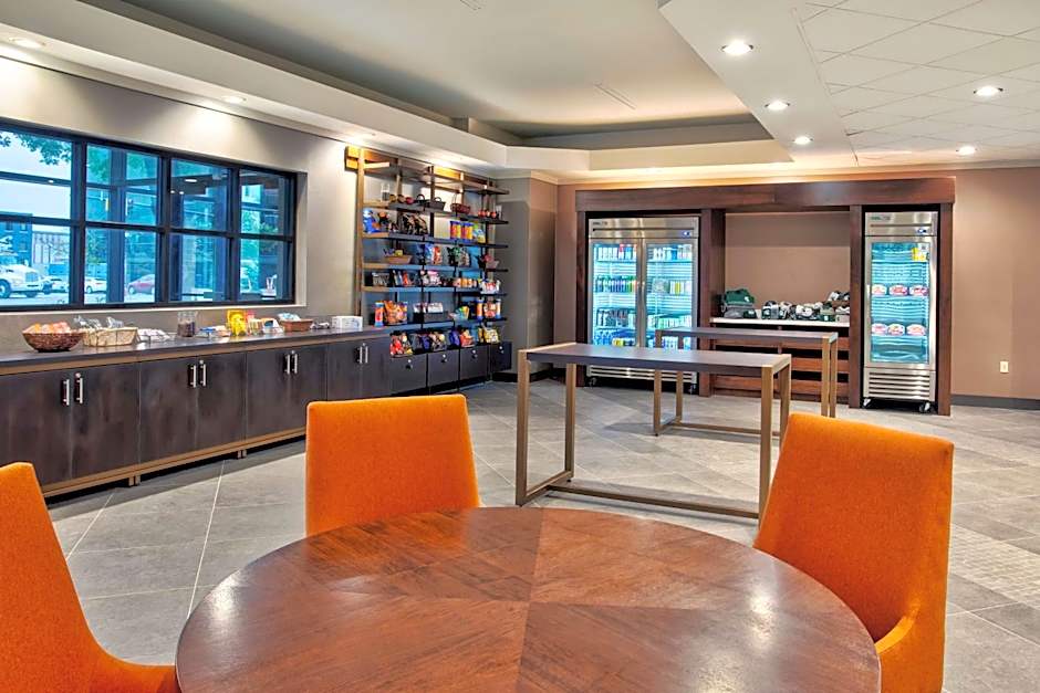 DoubleTree by Hilton Lansing