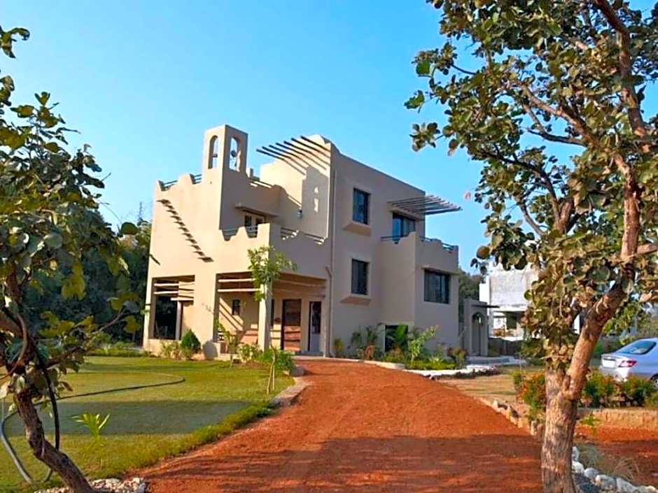 Photo 1 of 50 of Tathastu Pench