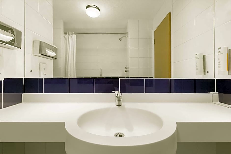 Days Inn by Wyndham Leicester Forest East M1