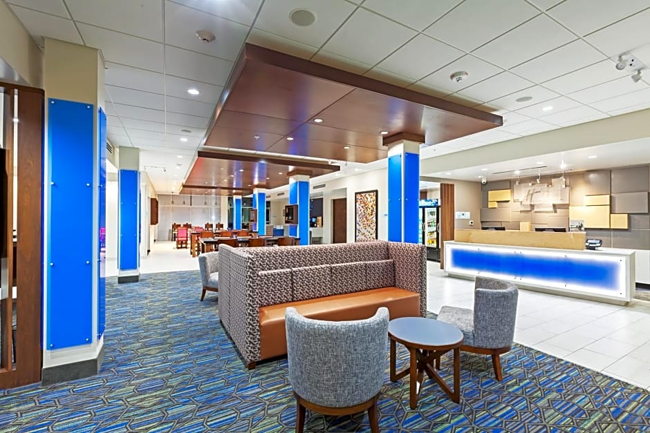 Holiday Inn Express & Suites TULSA SOUTH - WOODLAND HILLS