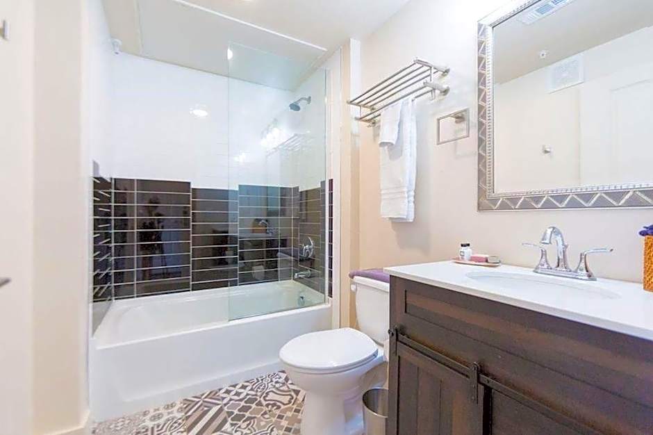 The Bishop Arts Hotel by Qresorts