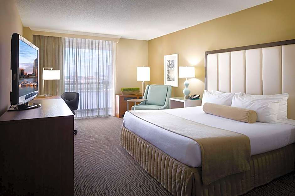 DoubleTree by Hilton Hotel Jacksonville Riverfront