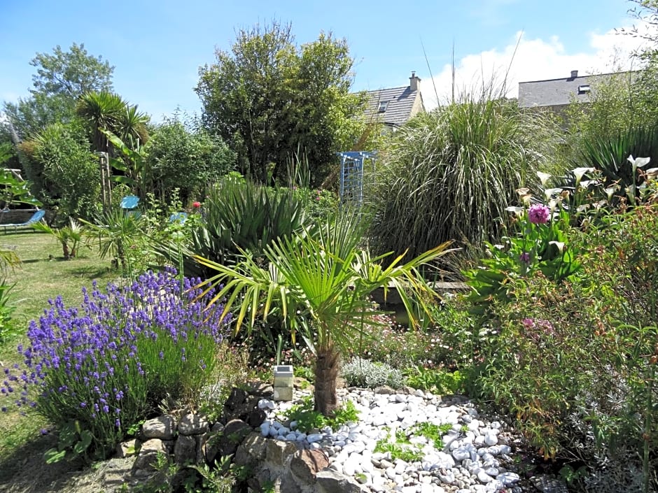 Studio "LA MEDINA", PISCINE jusqu'au 15 septembre, JARDIN BOTANIQUE, COMMERCES &MER