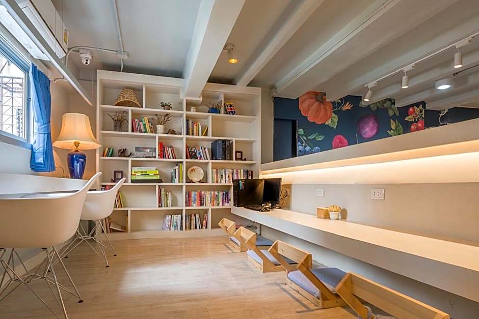 Kinnon Deluxe Hostel Coworking Cafe