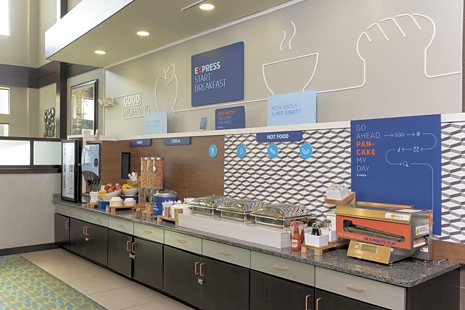 Holiday Inn Express & Suites - New Philadelphia Southwest By IHG
