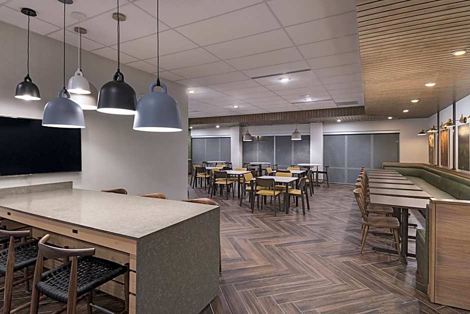 Fairfield Inn & Suites by Marriott St. Louis Downtown