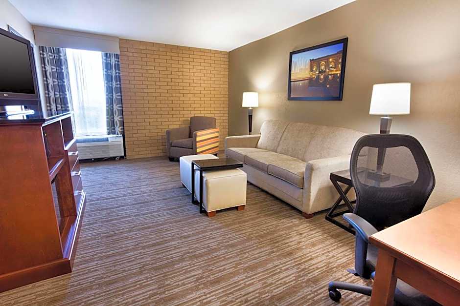 DRURY INN & SUITES KANSAS CITY AIRPORT