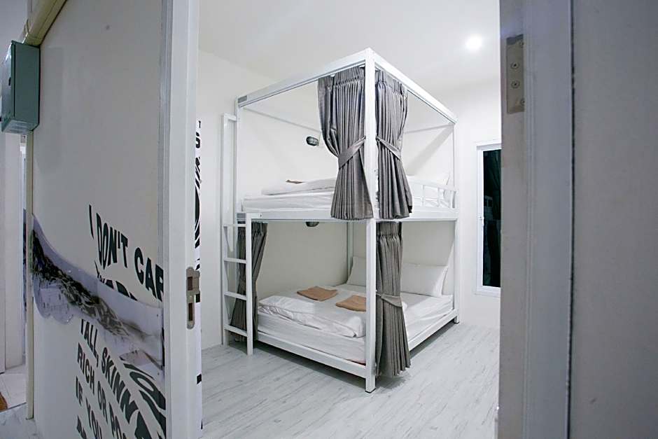 The Street Hostel Koh Lipe