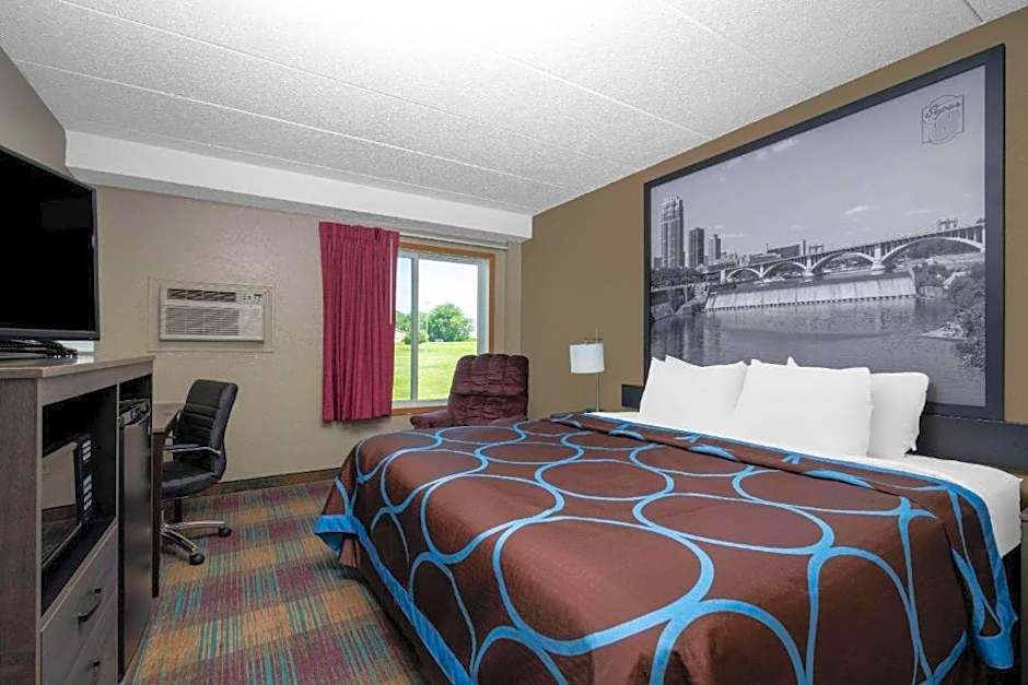 Super 8 by Wyndham Glenwood